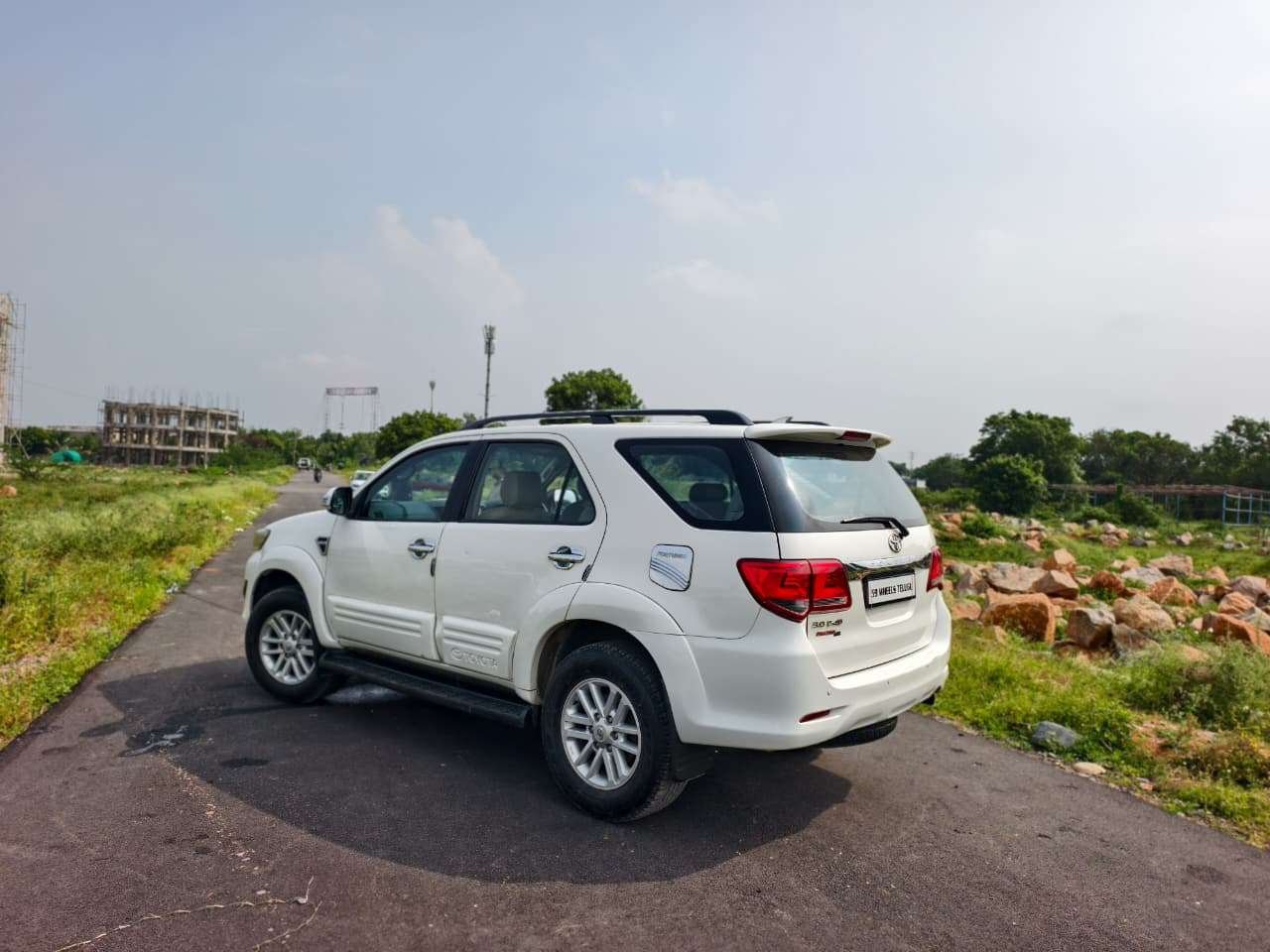Toyota Fortuner 4X4 2014 - Image 2